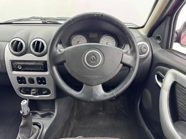 2012-Renault-Sandero-16-Stepway image:8