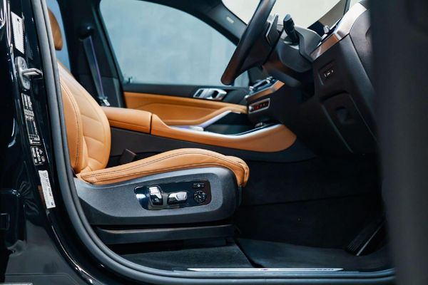 2025-BMW-X5-xDrive30d-M-Sport image:10
