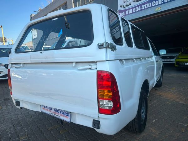 2013-Toyota-Hilux-25-D-4D-Single-Cab image:7