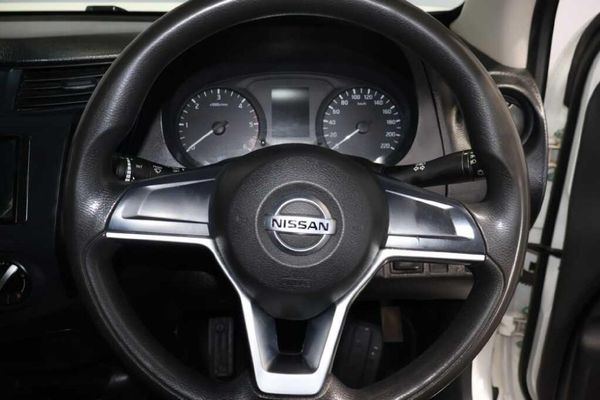2022-Nissan-Navara-25-DDTi-XE-Single-Cab image:8