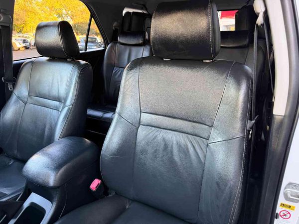 2014-Toyota-Fortuner-30-D-4D-Raised-Body image:10