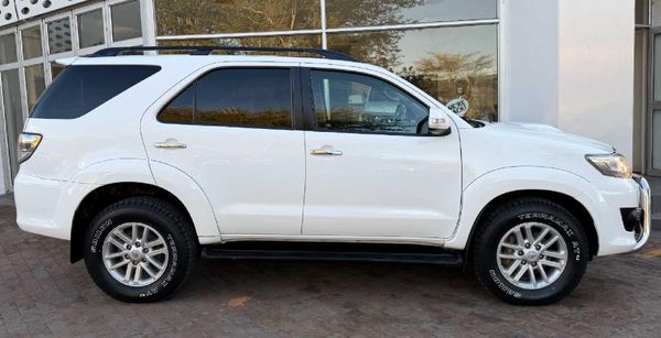 2014-Toyota-Fortuner-30-D-4D-Raised-Body image:2
