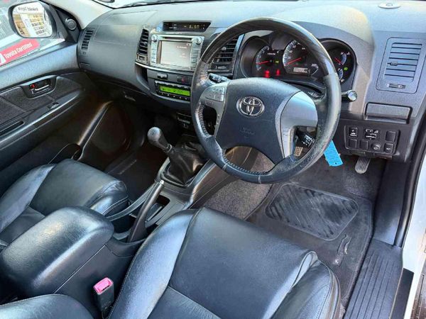 2014-Toyota-Fortuner-30-D-4D-Raised-Body image:5