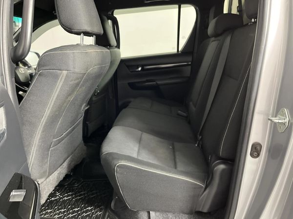 2019-Toyota-Hilux-28-GD-6-Raider-4x4-Auto-Double-Cab image:3
