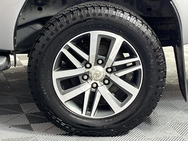 2019-Toyota-Hilux-28-GD-6-Raider-4x4-Auto-Double-Cab image:6