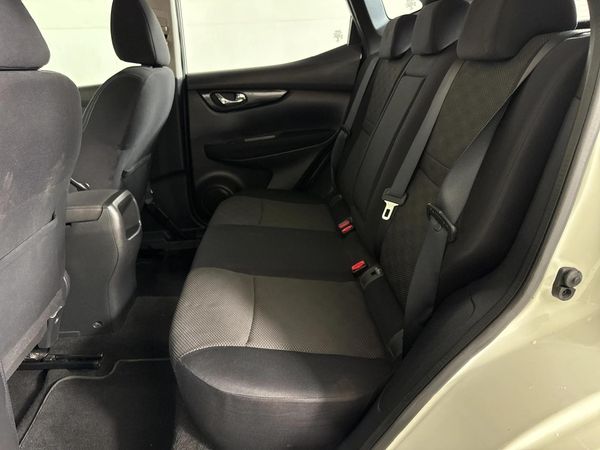 2016-Nissan-Qashqai-12T-Acenta-Auto image:3