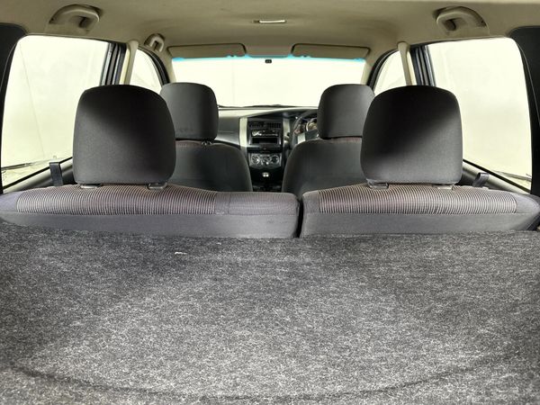 2009-Nissan-Livina-16-Visia-X-Gear image:11