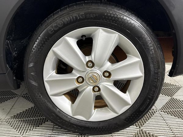 2009-Nissan-Livina-16-Visia-X-Gear image:4