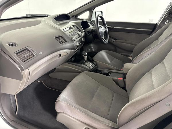 2006-Honda-Civic-18-EXi-Sedan-Auto image:8