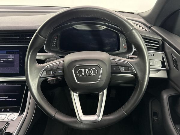 2019-Audi-Q8-55-TFSI-quattro-Auto image:11