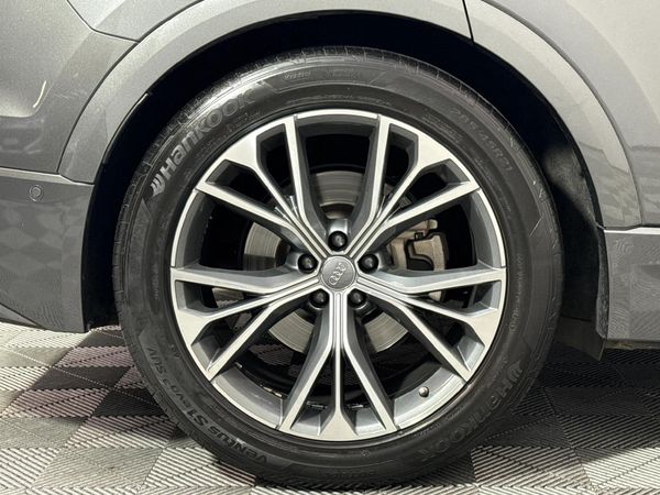 2019-Audi-Q8-55-TFSI-quattro-Auto image:7