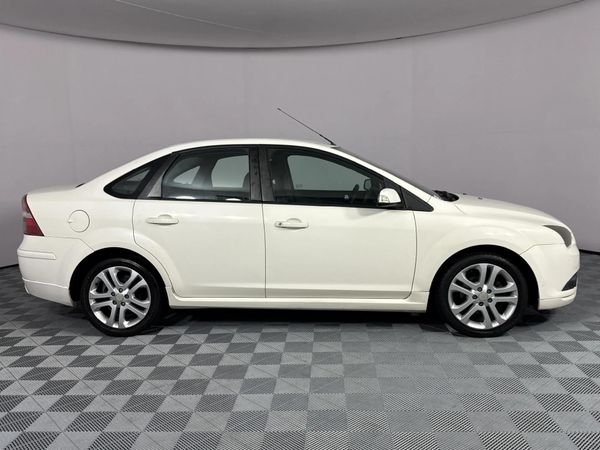 2009-Ford-Focus-20-Trend-Auto image:16