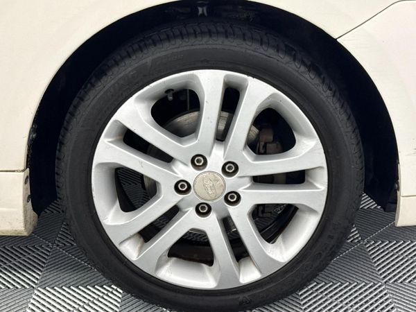 2009-Ford-Focus-20-Trend-Auto image:5