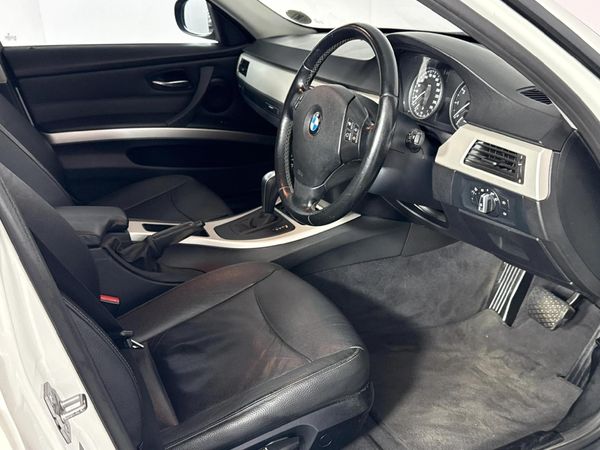 2011-BMW-3-Series-320i-Auto image:9