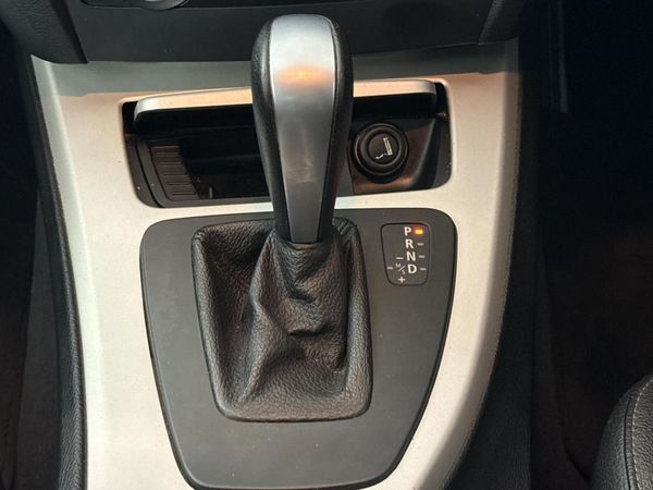 2011-BMW-3-Series-320i-Auto image:10