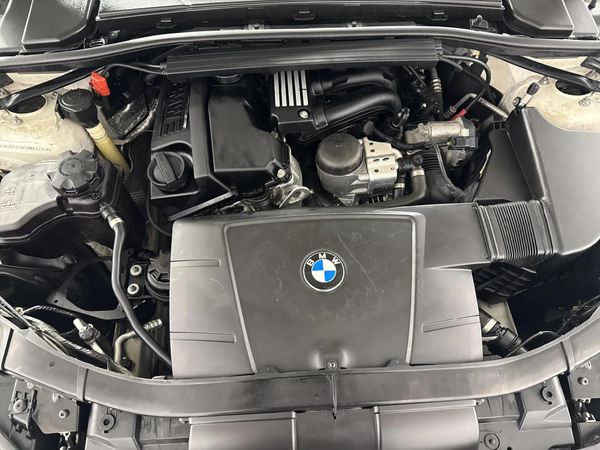 2011-BMW-3-Series-320i-Auto image:13