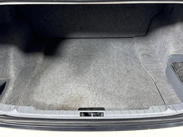 2011-BMW-3-Series-320i-Auto image:14