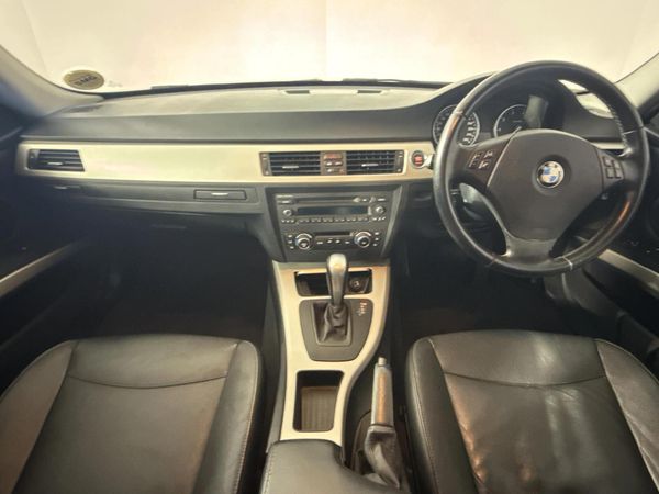 2011-BMW-3-Series-320i-Auto image:1