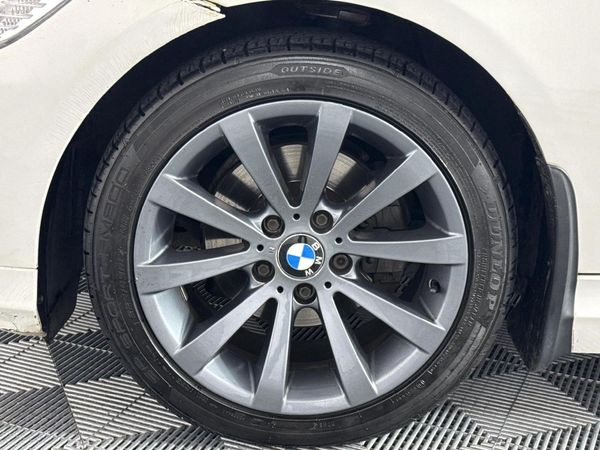 2011-BMW-3-Series-320i-Auto image:4