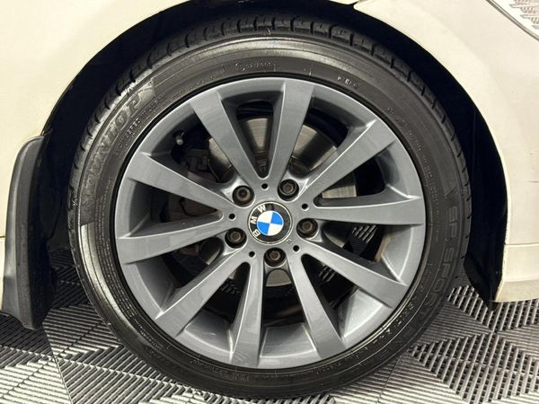 2011-BMW-3-Series-320i-Auto image:5