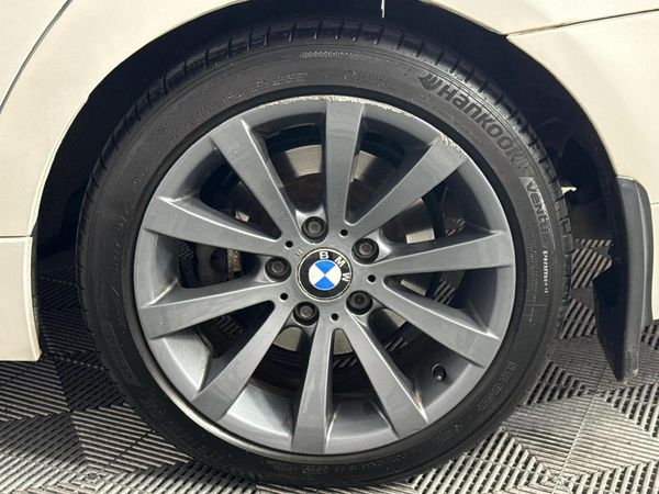 2011-BMW-3-Series-320i-Auto image:6