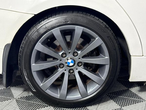 2011-BMW-3-Series-320i-Auto image:7