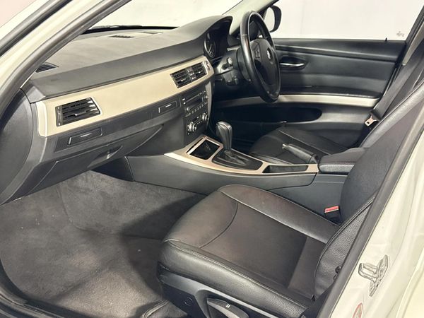 2011-BMW-3-Series-320i-Auto image:8