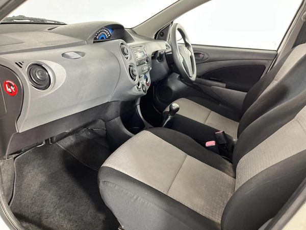 2014-Toyota-Etios-15-XS image:8