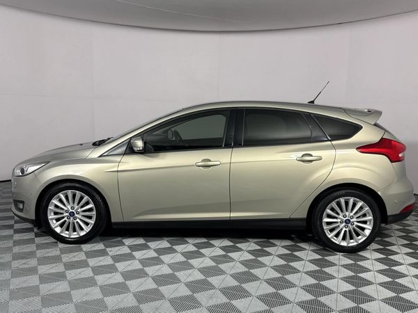 2016-Ford-Focus-10-EcoBoost-Trend-5-dr image:19