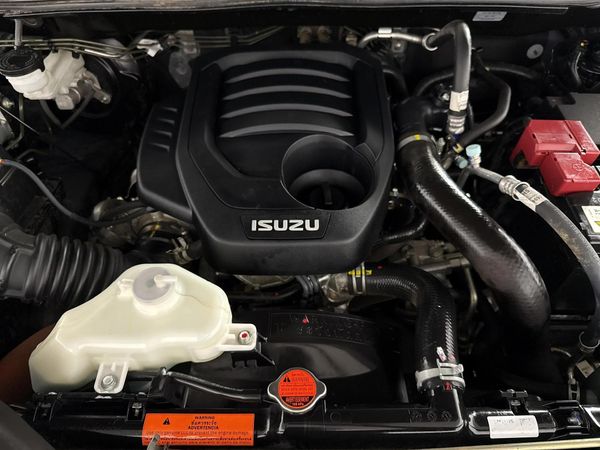 2024-Isuzu-D-Max-19-DDI-HR-LS-Auto-Extended-Cab image:9