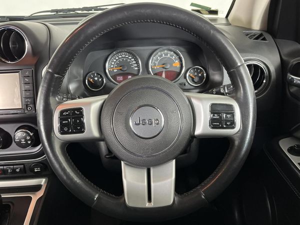 2014-Jeep-Compass-20-Limited-Auto image:10