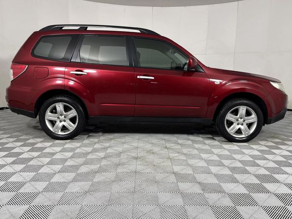 2010-Subaru-Forester-25-XS image:16