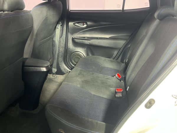 2018-Toyota-Yaris-15-XS-5-dr image:3