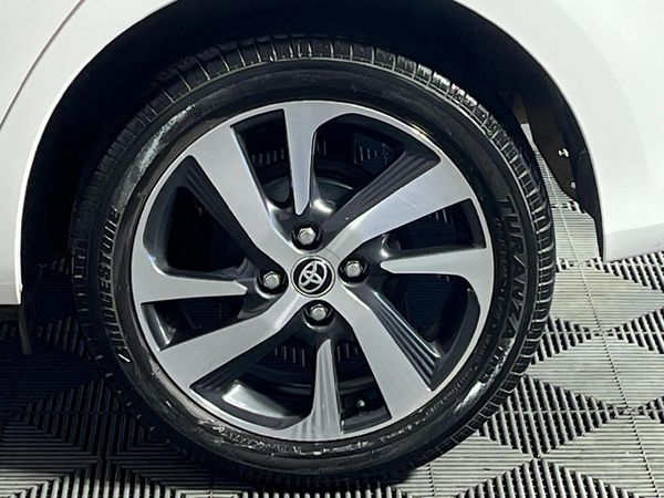 2018-Toyota-Yaris-15-XS-5-dr image:6