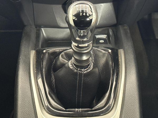 2015-Nissan-X-Trail-16-dCi-LE-4x4 image:10