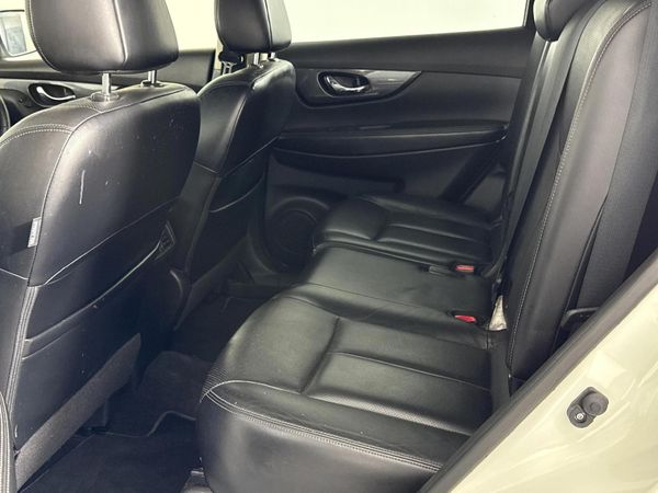 2015-Nissan-X-Trail-16-dCi-LE-4x4 image:3