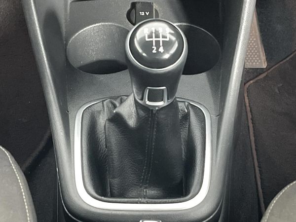 2018-Volkswagen-Polo-GP-14-Comfortline image:10