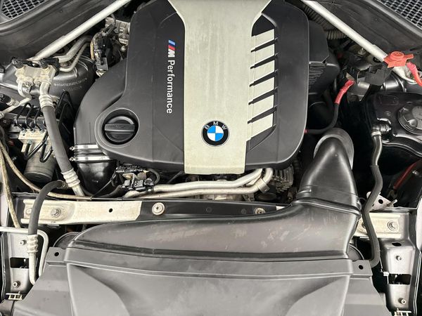 2014-BMW-X5-M50d image:13