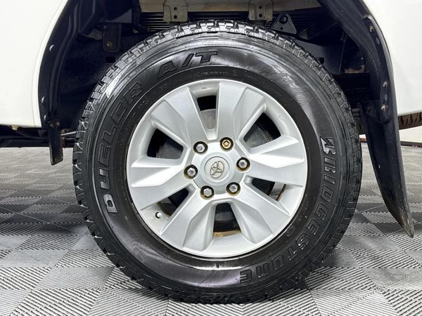 2017-Toyota-Hilux-24-GD-6-Raised-Body-SRX-Extended-Cab image:5
