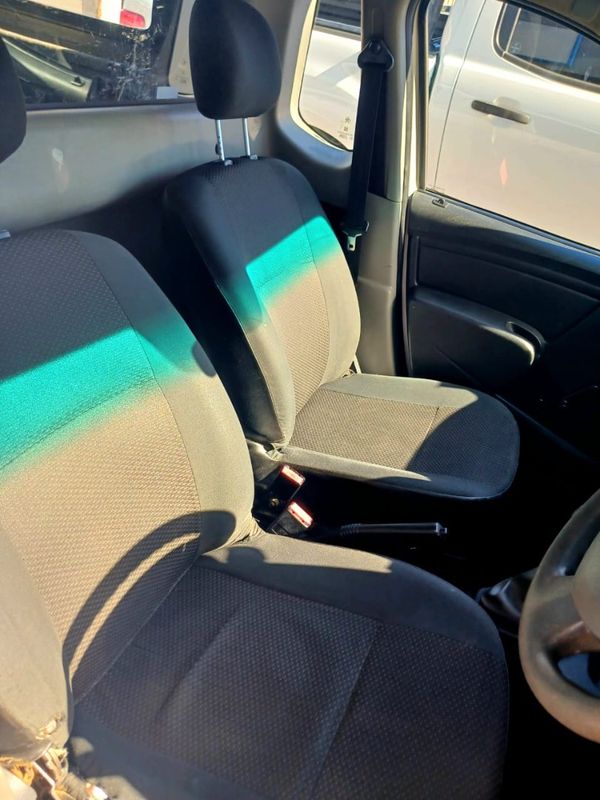 2018-Nissan-NP200-16 image:8