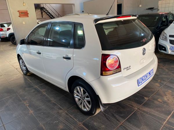 2013-Volkswagen-Polo-Vivo-14-Trendline-5-dr image:10
