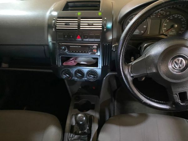 2013-Volkswagen-Polo-Vivo-14-Trendline-5-dr image:14