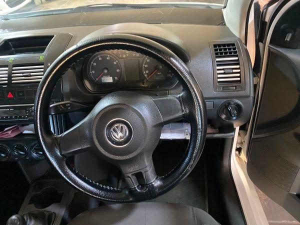 2013-Volkswagen-Polo-Vivo-14-Trendline-5-dr image:17