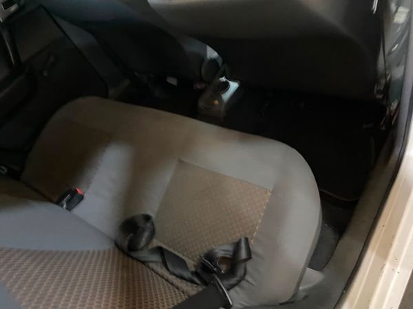 2013-Volkswagen-Polo-Vivo-14-Trendline-5-dr image:21