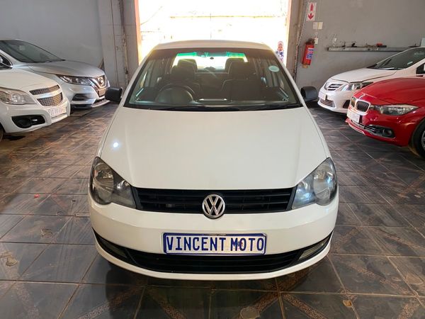 2013-Volkswagen-Polo-Vivo-14-Trendline-5-dr image:4