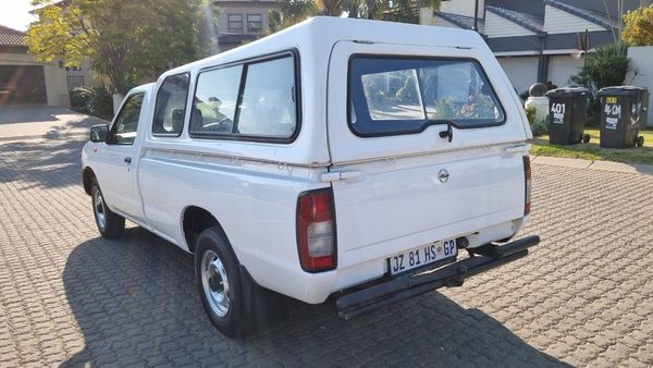 2021-Nissan-NP300-Nissan-NP300-25TDI-MID-PU-SC-AC image:5