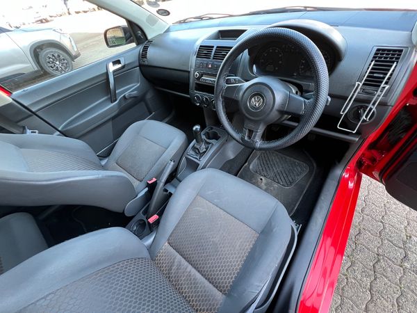 2014-Volkswagen-Polo-Vivo-14-Trendline-5-dr image:10