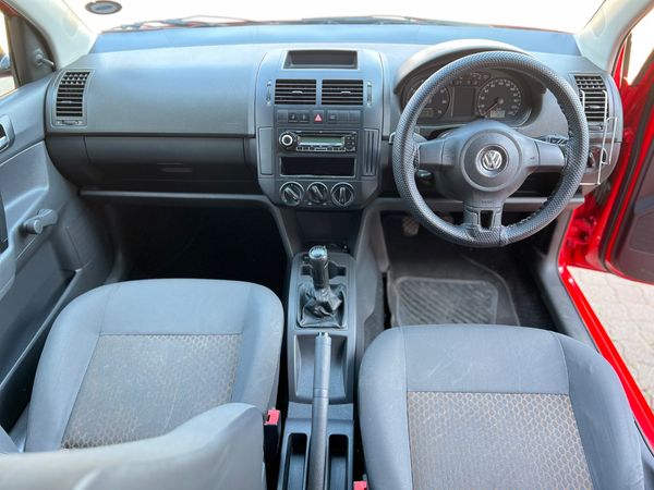 2014-Volkswagen-Polo-Vivo-14-Trendline-5-dr image:12