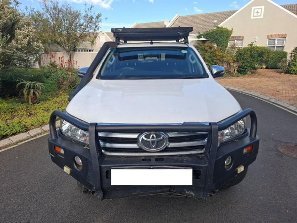 2016-Toyota-Hilux-28-GD-6-Raider-4x4-Double-Cab-Auto image:1