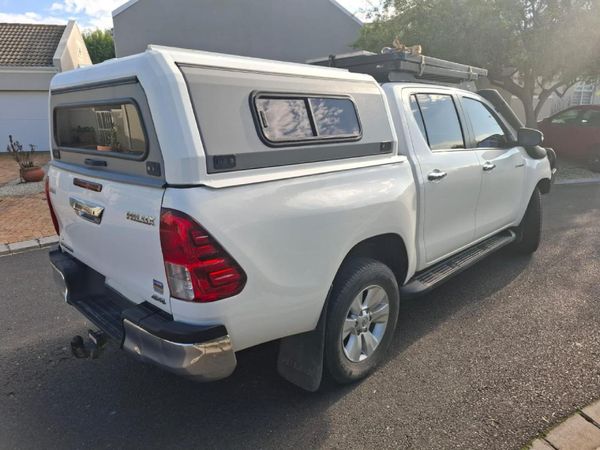 2016-Toyota-Hilux-28-GD-6-Raider-4x4-Double-Cab-Auto image:4